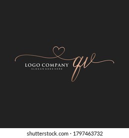Monograma inicial de belleza QV y diseño elegante de logotipo, logotipo de escritura a mano de firma inicial, boda, moda, floral y botánica con plantilla creativa.