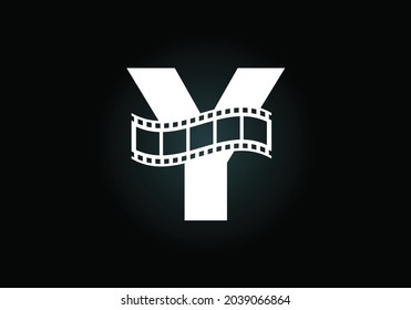 Initiales Y-Monogramm-Alphabet, das mit Filmrolle integriert ist. Video- und Film-Logo-Konzept. Schriftemblem. Logo für Unterhaltungsunternehmen und Firmenidentität