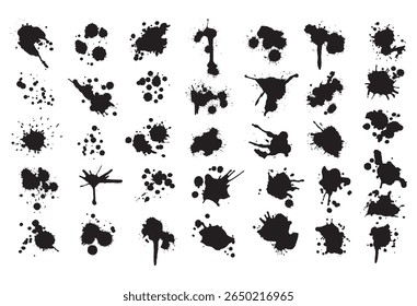 A tinta cai e espirra. Manchas de borrão, respingos de gotejamento de tinta líquida e borrifo de tinta. Conjunto de vetores de ponto abstrato grunge sujo artístico. Ilustração monocromática gotejamento splash, borrão de tinta bagunçado