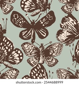 Mariposas pintadas con tinta colocadas aleatoriamente en una dirección en marrón oscuro, blanco roto y verde menta. Un patrón de Vector sin costuras. Grande para la decoración casera, tela, Fondo de pantalla, giftwrap, papelería