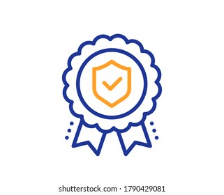 Icono de la línea de medallas de seguro. Signo de cobertura de riesgo certificado. Símbolo de protección confirmado. Concepto colorido del contorno de línea delgada. Icono de medalla de seguro de estilo lineal. Trazo editable. Vector