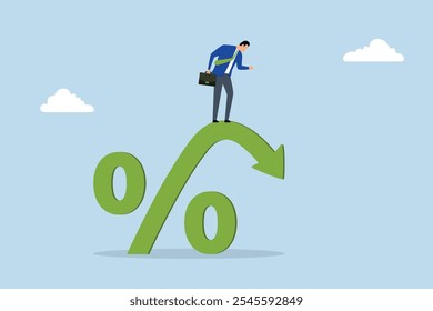 La tasa de interés cae, el empresario en señal porcentual con caída.