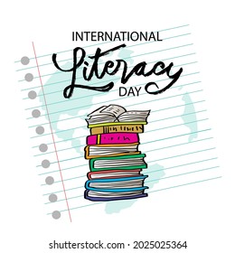 Poster zum Internationalen Alphabetisierungstag mit 
Stapel von Büchern auf Notenpapier-Hintergrund. Bildungskonzept.