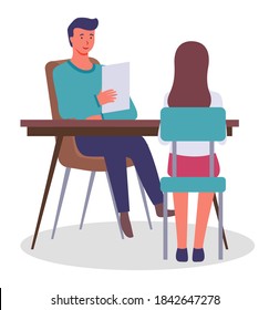 Entrevista en el cargo. Un joven amigo se sienta a la mesa con una entrevista documentada o reanudada, jovencita vista atrás. Entrevistas, contratación, entrevistas, reunión de oficina. Empleados, colegas. Imagen plana