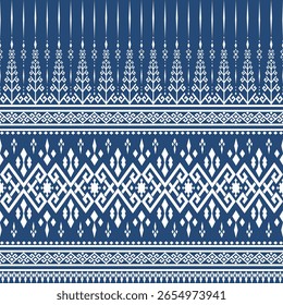Verwickeltes weißes geometrisches Muster auf einfarbigem blauem Hintergrund Das Design verfügt über sich wiederholende symmetrische Elemente, die eine nahtlose Textilgrafik erzeugen