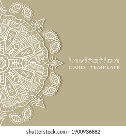 Plantilla de invitación o tarjeta con borde de marco е lacado, patrón de línea de doodle, elemento mandala. Fondo decorativo de arte de fibra de trabajo abierto para boda, tarjeta de saludo de San Valentín, invitación de cumpleaños