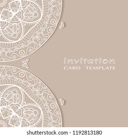 Modelo de convite ou cartão com padrão de borda herdada, papel recortado, elemento de moldura mandala. Arte de filigree de trabalho aberto decorativa, pano de fundo de renda para o casamento, cartões de saudação do dia dos namorados, Convite de aniversário