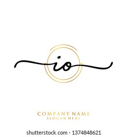 IO Initial handwriting logo template