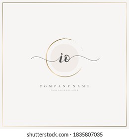 IO Letra inicial logotipo de escritura a mano modelo de plantilla dibujado a mano vector, logotipo para belleza, cosméticos, boda, moda y negocios	