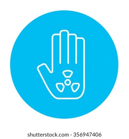 Señal de radiación ionizante en un icono de la línea de palmera para web, móvil e infografía. Icono de blanco vector en el círculo azul claro aislado en fondo blanco.
