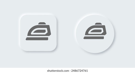Icono sólido de la ropa de hierro en estilo de diseño neomórfico. Rótulos de lavandería Ilustración vectorial.