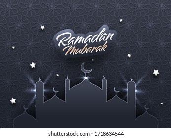 Mes sagrado islámico de oraciones, Ramadán Mubarak con una hermosa mezquita sobre fondo árabe gris. 