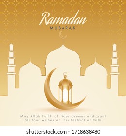 Mes sagrado islámico del concepto de Ramdan Mubarak con luna de oro, linterna y ilustración de mezquita sobre fondo amarillo.