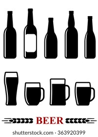 botellas de cerveza aisladas e iconos de juego de mugre sobre fondo blanco