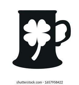 Isolated beer mug. Saint patricks day - Vector