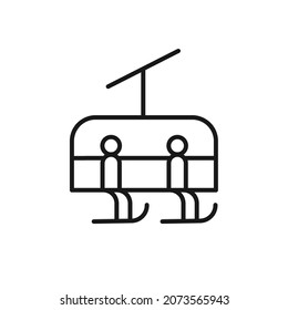 Einzeln schwarze Linie Symbol der Skifahrer auf Sessellift auf weißem Hintergrund. Rahmenstuhllift. Logo-Flachdesign. Winterbergsport.