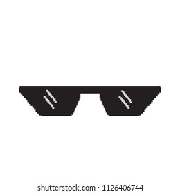 Isolated pixelated sunglasses icon