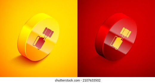 Isometrisches Auktionshammer-Symbol einzeln auf orangefarbenem und rotem Hintergrund. Gavel - Hammer des Richters oder Auktionators. Bietverfahren, Geschäft abgeschlossen. Auktionsgebot. Circle Button. Vektorgrafik
