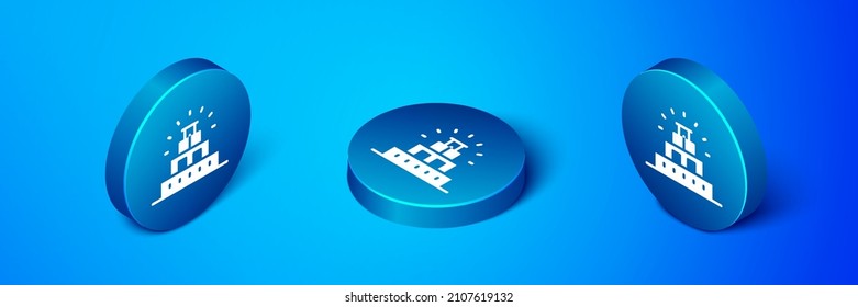 Isometric Chichen Itza en icono maya aislado en fondo azul. La antigua pirámide maya. Famoso monumento de México. Botón de círculo azul. Vector