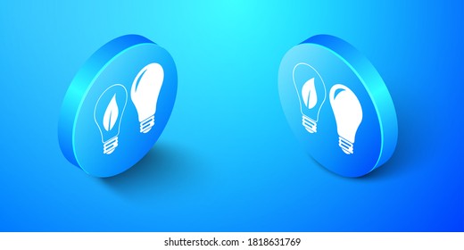 Isometric Classic Lámpara y lámpara de luz con icono de hoja interior aislado en fondo azul. Luz eléctrica. Concepto de ecología verde. Botón de círculo azul. Vector.