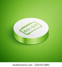 Isometrischer Digital-Wecker-Symbol einzeln auf grünem Hintergrund. Elektronischer Wecker. Zeitsymbol. Weißer Kreis-Knopf. Vektorgrafik