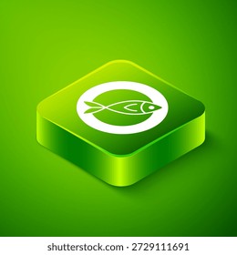 Icono de pescado seco isométrico aislado sobre fondo verde. Botón cuadrado verde. Vector