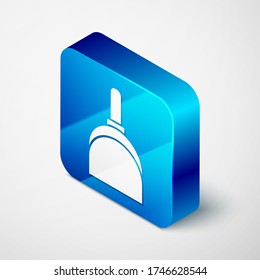 Isometric Dustpan icon aislado en fondo gris. Servicios de limpieza de cucharas. Botón cuadrado azul. Ilustración vectorial