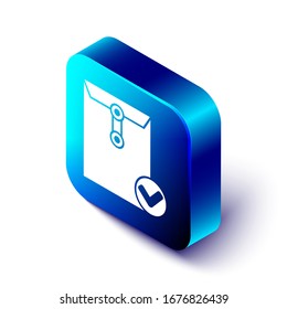 Sobre isométrico e icono de marca aislado en fondo blanco. Entrega de correo electrónico correcta, confirmación de entrega por correo electrónico. Botón cuadrado azul.  Ilustración vectorial