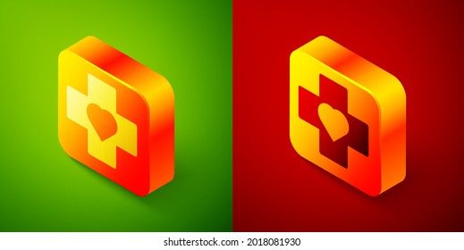 Corazón isométrico con un icono de cruz aislado en fondo verde y rojo. Primeros auxilios. Señal de atención médica, médica y farmacia. Botón cuadrado. Ilustración vectorial