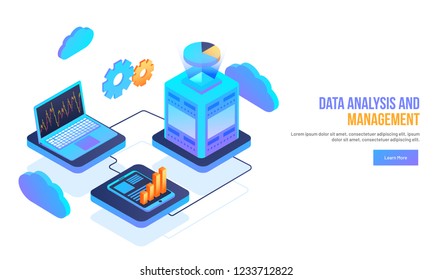 Isometrisches Notebook, das mit Smartphone und Server verbunden ist, mit Infografiken für das Web-Template-Design für Datenanalyse und Management.