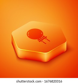 Isometric Light emisor de diodo aislado en el fondo naranja. Componente eléctrico diodo semiconductor. Botón hexágono naranja.  Ilustración vectorial