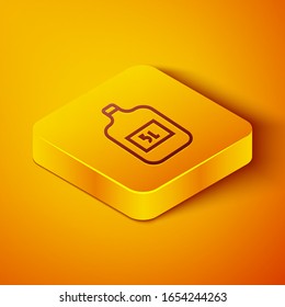 Línea isométrica Botella grande con icono de agua limpia aislada en fondo naranja. Recipiente de plástico para el refrigerador. Botón cuadrado amarillo.  Ilustración vectorial
