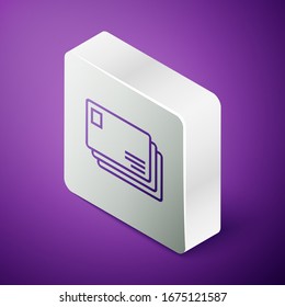Isometrische Linie Umschlag Symbol einzeln auf violettem Hintergrund. E-Mail-Nachrichtenbriefsymbol. Silberquadrat-Taste. Vektorillustration-Illustration