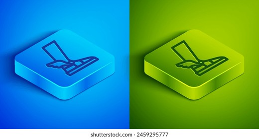 Línea isométrica Hermes icono de sandalia aislado sobre fondo azul y verde. El antiguo dios griego Hermes. Zapatilla de running con alas. Botón cuadrado. Vector