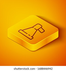 Línea isométrica Icono Megáfono aislado en fondo naranja. Signo del altavoz. Botón cuadrado amarillo. Ilustración vectorial