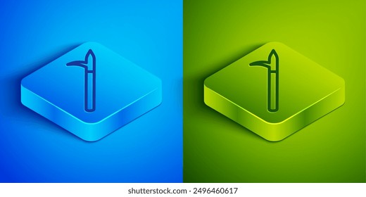 Isometrische Linie Metallhechte mit Holzgriff-Symbol einzeln auf blauem und grünem Hintergrund. Speer, Pickaxe, Hakenhandlöschgerät und Werkzeug für Feuerwehrleute. Quadratischer Knopf. Vektorgrafik