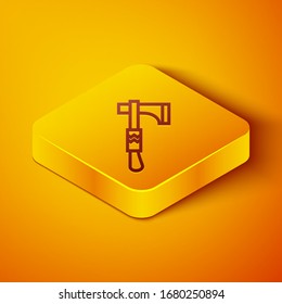 Línea isométrica Icono de hacha nativa americana de tomahawk aislado en el fondo naranja. Botón cuadrado amarillo. Ilustración vectorial