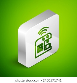 Línea isométrica Icono de sistema de máquina de café inteligente aislado sobre fondo verde. Internet de las cosas concepto con conexión inalámbrica. Botón cuadrado plateado. Vector