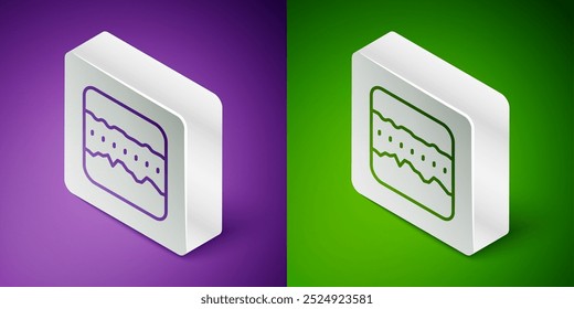 Línea isométrica Icono de capas de tierra aisladas sobre fondo púrpura y verde. Botón cuadrado plateado. Vector