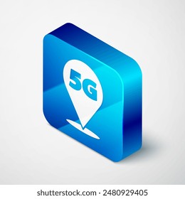 Locación isométrica 5G nueva conexión inalámbrica a internet wifi icono aislado en fondo gris. Tecnología de velocidad de datos de conexión de alta velocidad de red global. Botón cuadrado azul. Vector