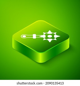 Isometric Medieval, icono de la bola de mace encadenada aislado en el fondo verde. Un arma medieval más moderna o un macizo con picos. Botón cuadrado verde. Vector