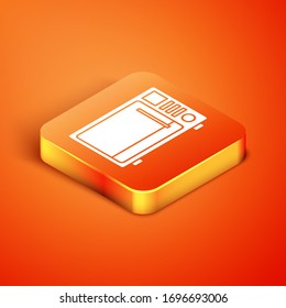 Isometric Microwave oven icono aislado en fondo naranja. Icono de electrodomésticos. Ilustración vectorial