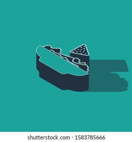 Isometric Nachos in plate icon isolated on green background. Tortilla chips or nachos tortillas. Traditional mexican fast food.  Vector Illustration