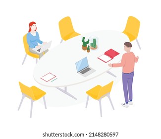 Oficina isométrica con trabajadores. Diseño plano de ilustración vectorial aislado. Personajes masculinos y femeninos. Ropa de oficina y ropa informal. Sala de conferencias, reunión, laptop, corporación.