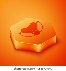 Isometrisches Juckriemen-Symbol für den Sport einzeln auf orangefarbenem Hintergrund. Orangefarbene Hexagon-Taste. Vektorillustration-Illustration