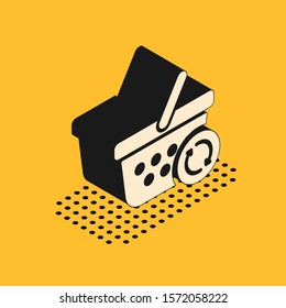 Isometric Refresh shopping basket icon isolated on yellow background. Online buying concept. Delivery service sign. Update supermarket basket.  Vector Illustration