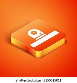 Isometric Security Camera icon aislado en el fondo naranja. Vector