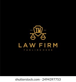 IW monograma inicial para el logotipo de la firma de abogados con escalas y escudo de Imagen de lujo