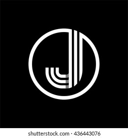 J mayúscula hecha de tres franjas blancas encerradas en círculo. Solapado con monograma de sombras, logotipo, emblema. Diseño moderno.