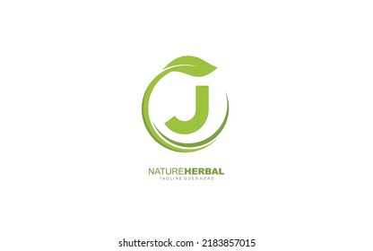 Hoja del logo de J para identidad. ilustración vectorial de plantilla de naturaleza para su marca.